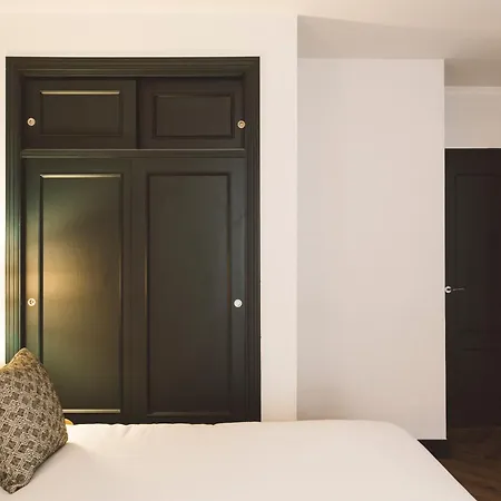 Honest Granada Apartments Daire