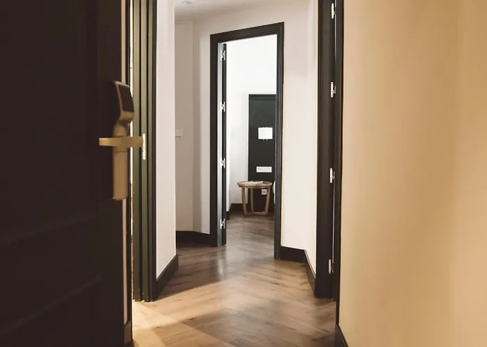 Honest Granada Apartments Daire *